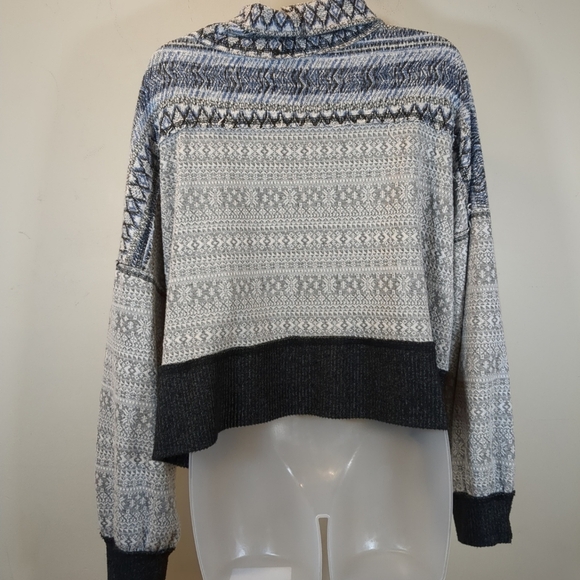 We The Free At The Lodge Women's Cropped Sweater - Blue and Gray , Size L - Picture 4 of 9